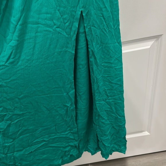 NWT Renamed Open back Maxi dress. Size Small. Green. Front slit. - Picture 3 of 6